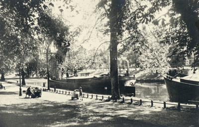 2192 Gezicht op de Stadsbuitengracht te Utrecht met een gedeelte van het plantsoen.